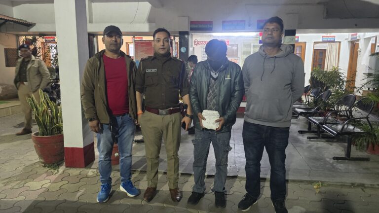 मंगल पड़ाव चौकी इंचार्ज👉 गौरव जोशी एवं sog प्रभारी राजेश जोशी ने पकड़ा एक चरस तस्कर