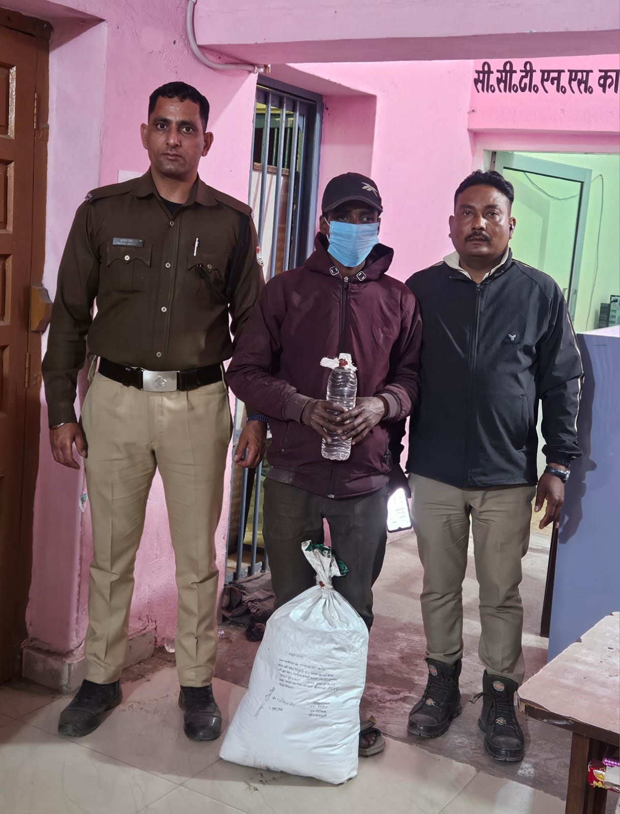 जहां आबकारी विभाग नदारद, वहां पुलिस ने संभाली कमान — अवैध शराब पर बड़ा वार