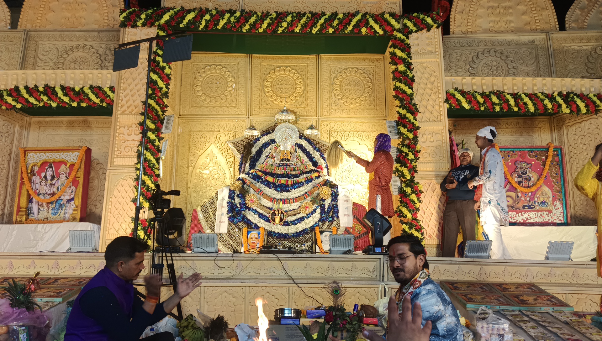 लालकुआं में खाटू श्याम जी का भव्य जागरण, उमड़ा भक्तों का सैलाब प्रेस क्लब अध्यक्ष बी भट्ट ने बताई खाटू श्याम जी की विशेषता : देखें वीडियो