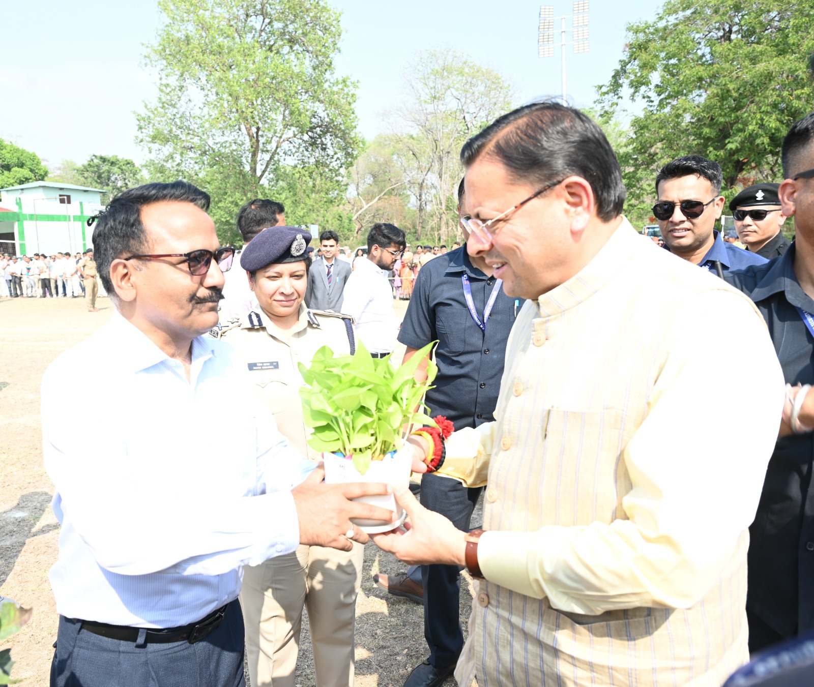 ललित मोहन रयाल की सख्ती: इंस्पिरेशन स्कूल समेत 17 निजी विद्यालयों को नोटिस, महंगी किताबों और अवैध शुल्क पर कार्रवाई