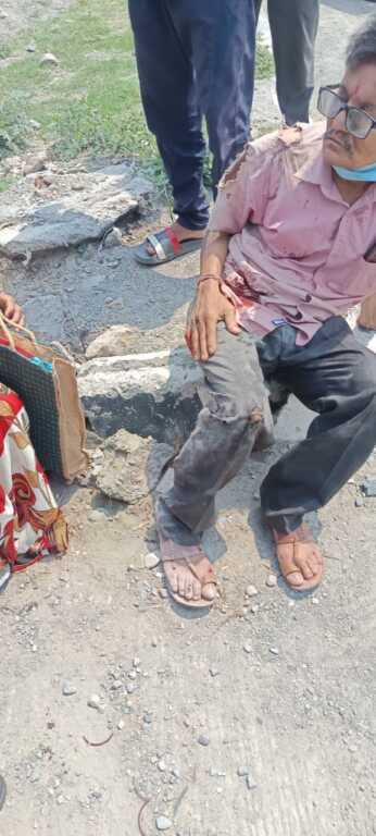 लालकुआ:NH-109 पर फिर खूनी हादसा: आईओसी डिपो के सामने डंपर की टक्कर से पलटा ऑटो, महिला समेत तीन घायल