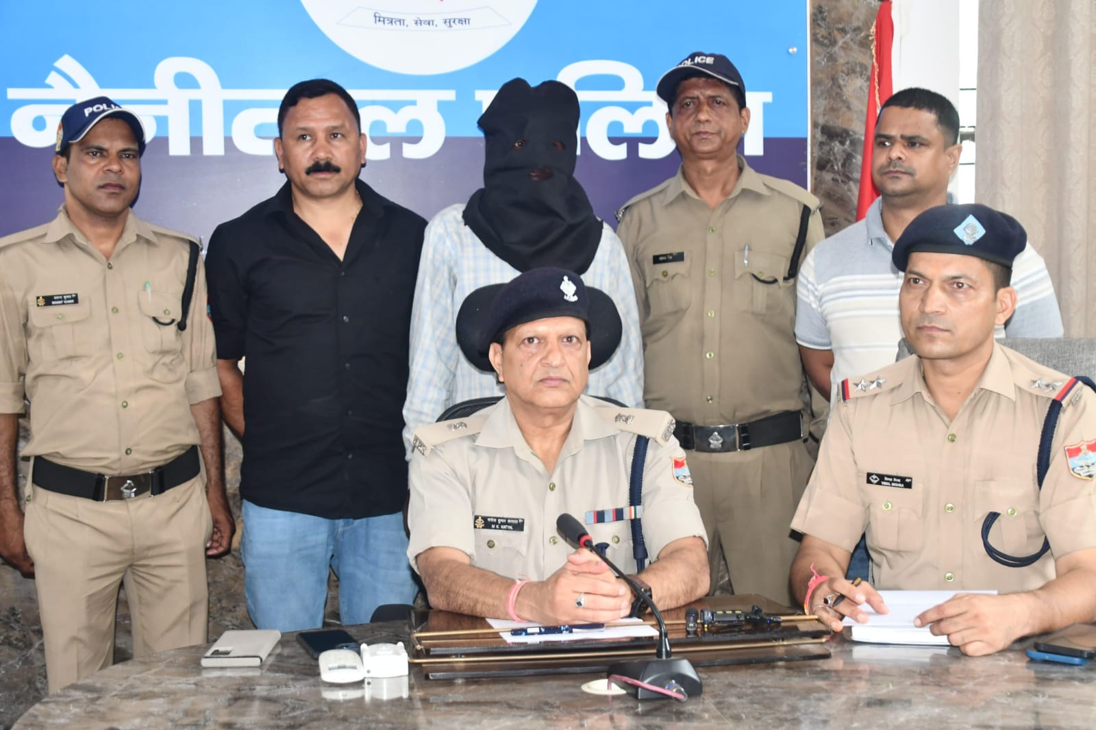 कुमाऊ आईजी रिद्धिम अग्रवाल और कप्तान मंजूनाथ के मिशन ड्रग फ्री अभियान में बड़ी कार्रवाई, 02 किलो चरस के साथ तस्कर गिरफ्तार देखें वीडियो
