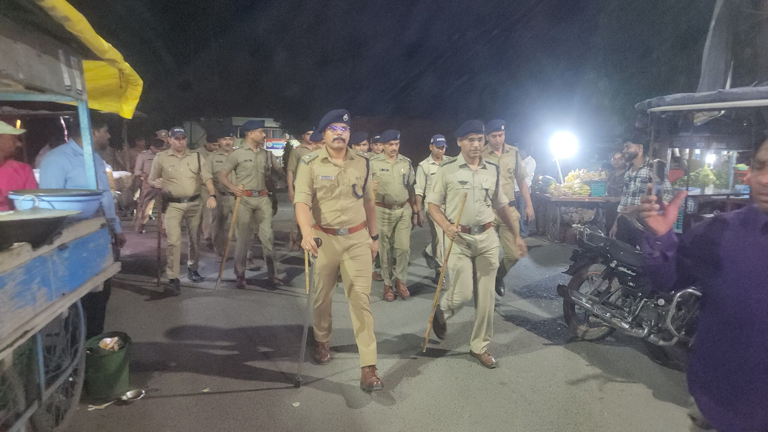 ईंधन बचत के साथ “ऑपरेशन प्रहार” में एसएसपी अजय गणपति का बड़ा एक्शन, बाजार से रम्पुरा तक पुलिस का फ्लैग मार्च: देखें वीडियो