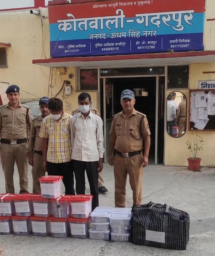 एसएसपी अजय गणपति का प्रहार:  सीओ बाजपुर के द्वारा गदरपुर में नकली नोटों का करोड़ों का खेल बेनकाब: पकड़ा जखीरा:देखें वीडियो