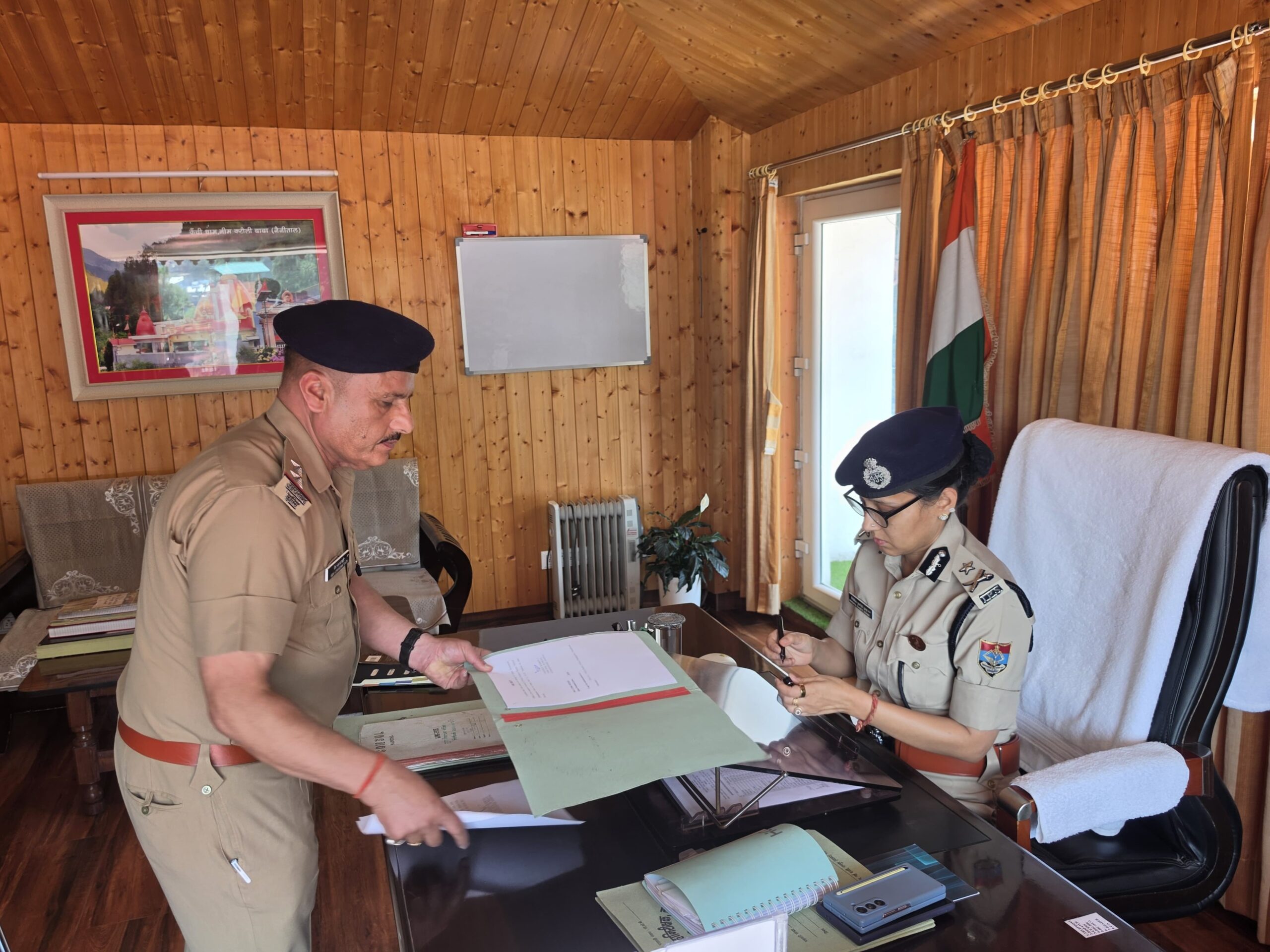 कुमाऊं आईजी निवेदिता कुकरेती ने संभाली कुमाऊं परिक्षेत्र की कमान, कानून-व्यवस्था और महिला सुरक्षा को बनाया सर्वोच्च :प्राथमिकता देखें वीडियो