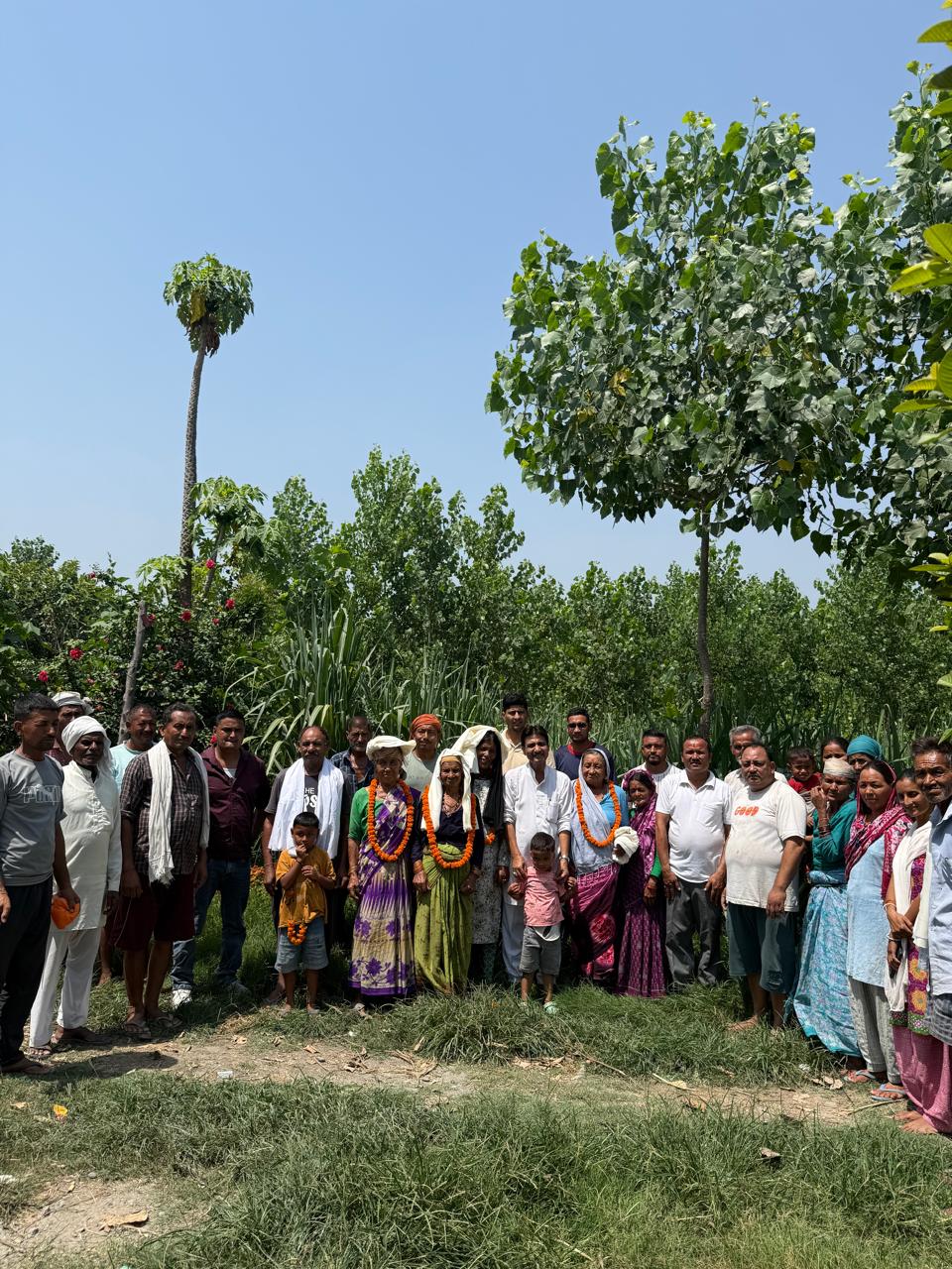 कांग्रेसी नेता राजेंद्र खनवाल की अध्यक्षता में श्रीलंका टॉपू में बैठक, बुजुर्ग महिलाओं व दिव्यांगजनों का सम्मान; बरसात पूर्व व्यवस्थाओं पर हुआ मंथन