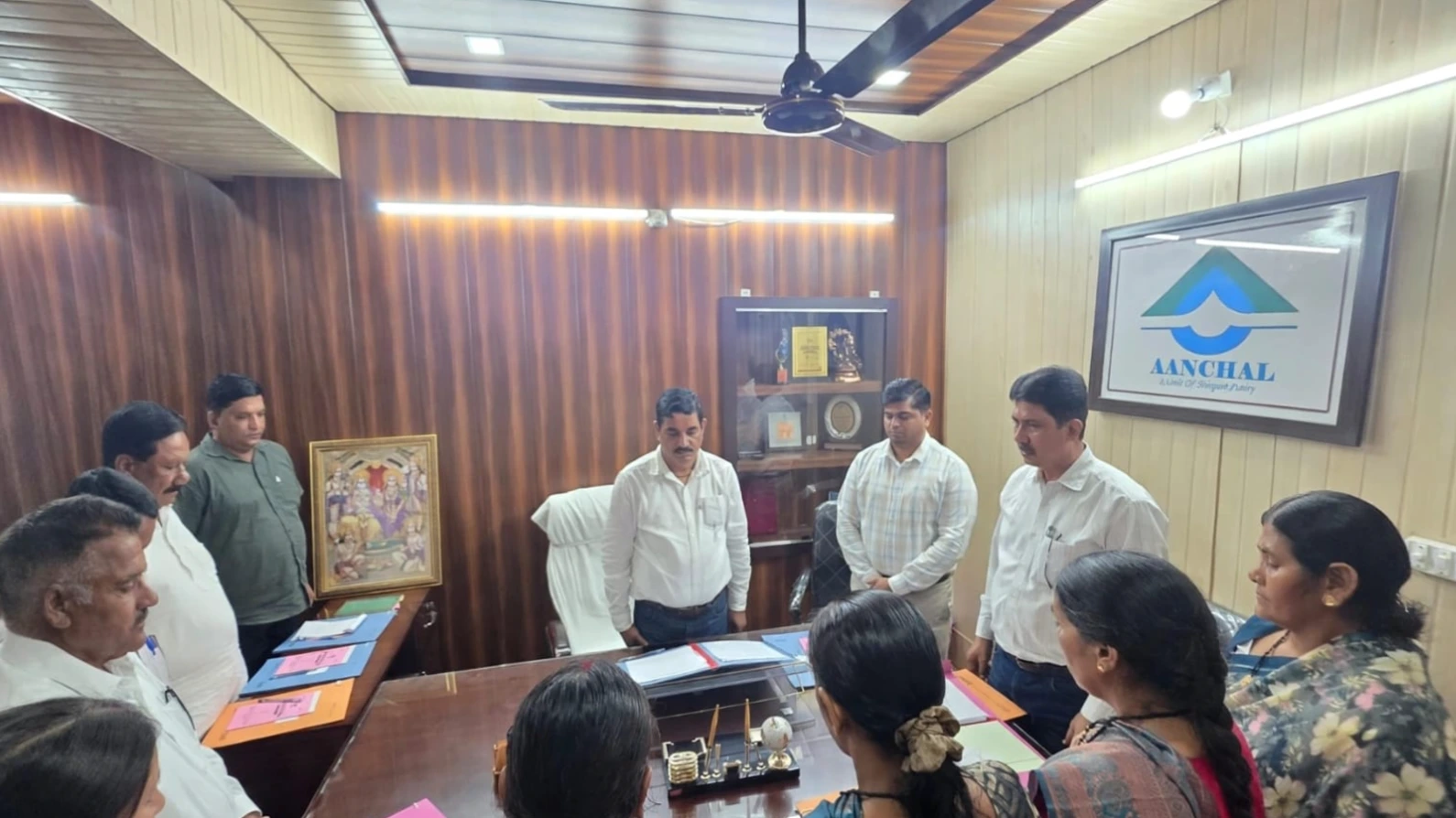 मुकेश बोरा की अध्यक्षता में दुग्ध संघ बोर्ड बैठक, 34 प्रस्तावों पर मंथन; कई को मिली मंजूरी