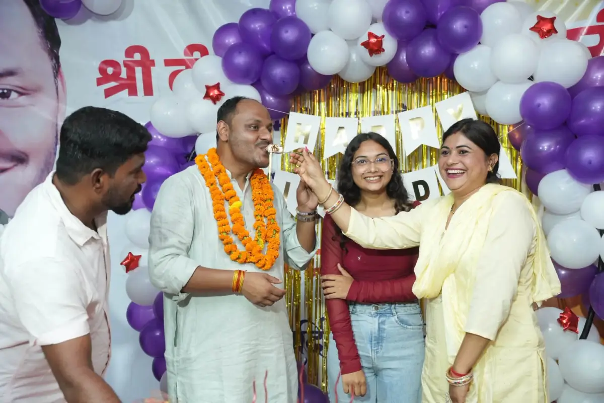 लालकुआं-बिंदुखत्ता में हर्षोल्लास से मनाया गया दीपेंद्र कोश्यारी का जन्मदिन, ‘हमारा नेता कैसा हो’ के नारों से गूंजा क्षेत्र