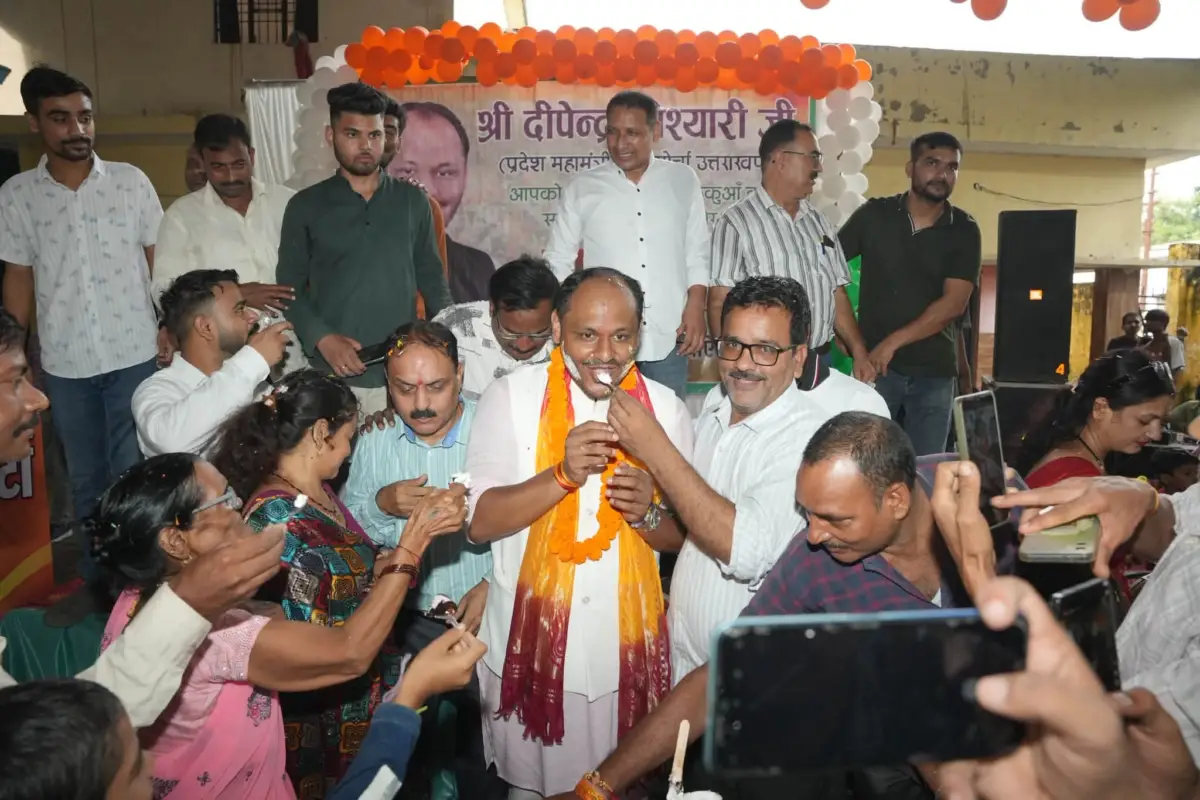 लालकुआं-बिंदुखत्ता में हर्षोल्लास से मनाया गया दीपेंद्र कोश्यारी का जन्मदिन, ‘हमारा नेता कैसा हो’ के नारों से गूंजा क्षेत्र