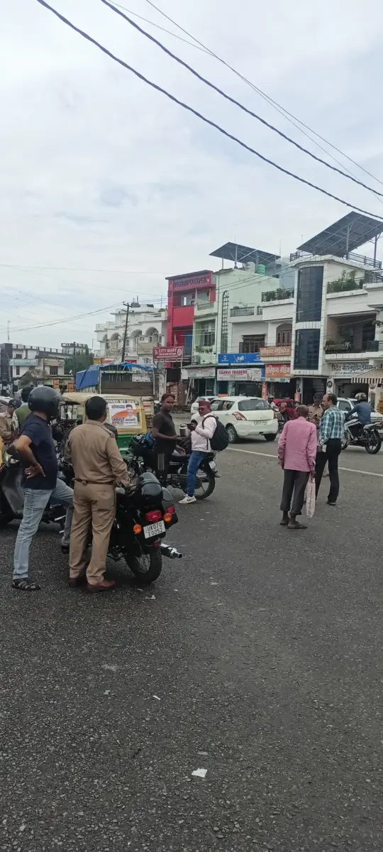 कुमाऊ में आरटीओ का डंडा: 1005 वाहनों के चालान, 37 सीज; बस अड्डों के पास सवारी भर रही अनधिकृत टैक्सियों पर भी शिकंजा:देखें वीडियो